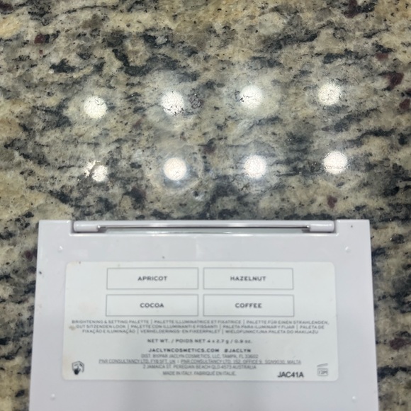 Jaclyn Cosmetics Face Palette - Picture 3 of 3
